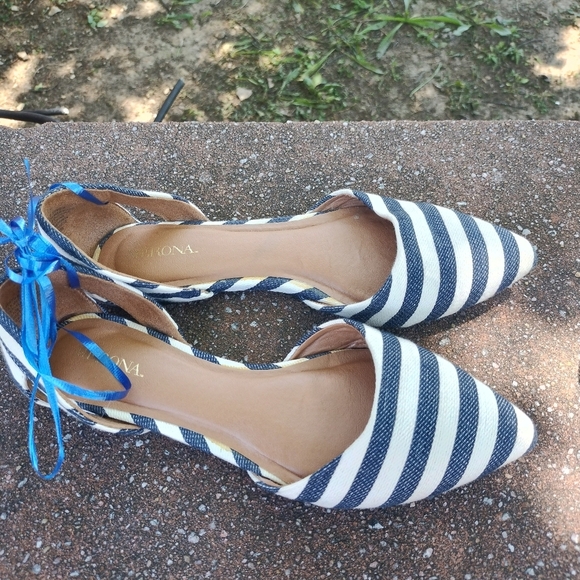 Merona Women Pointy Toed Striped Flats Size 7 - Picture 2 of 6